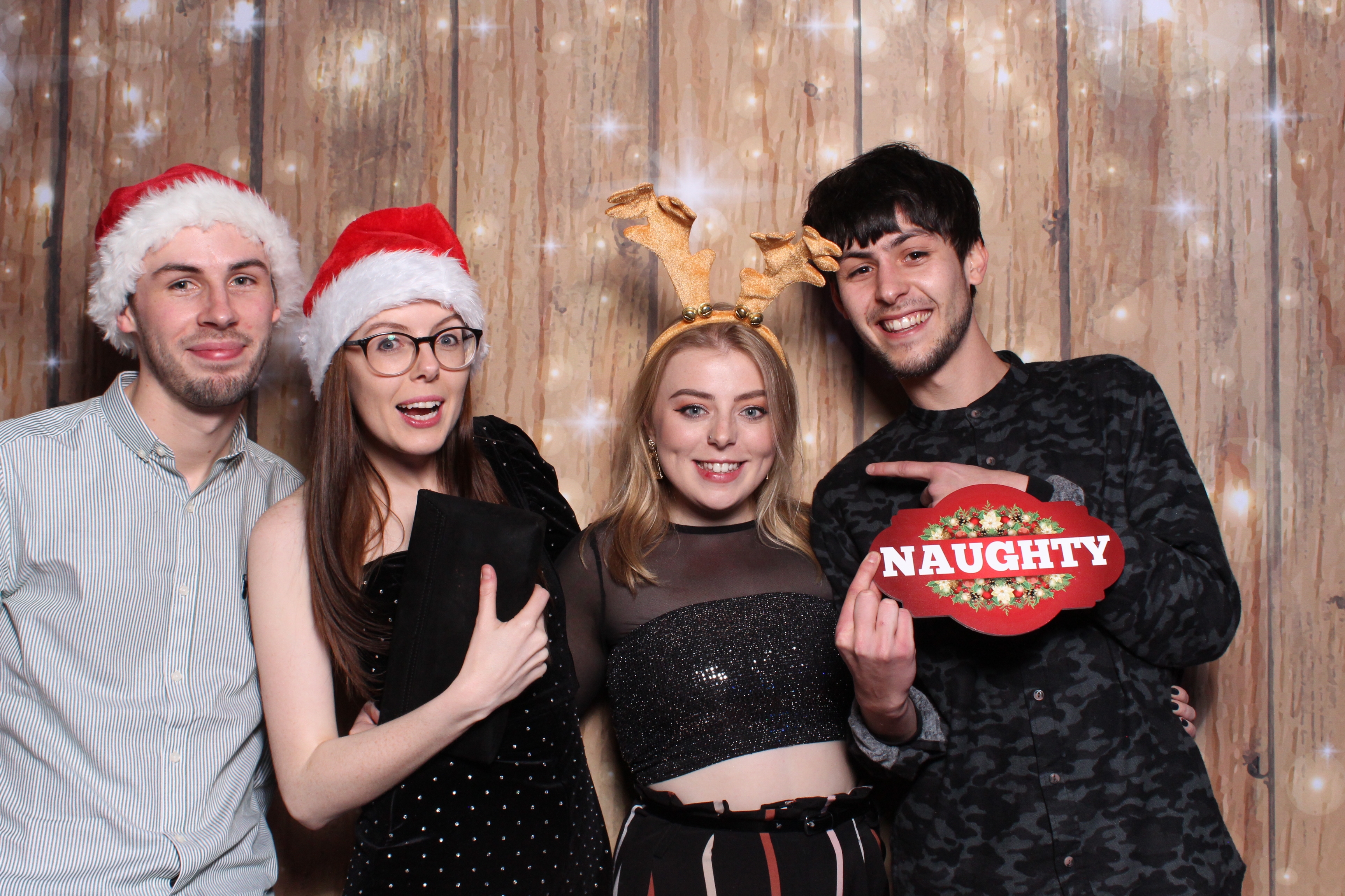 Tes Christmas party  | View more photos from the event at gallery.magicimages.uk/u/MagicImages/Tes-Christmas-party